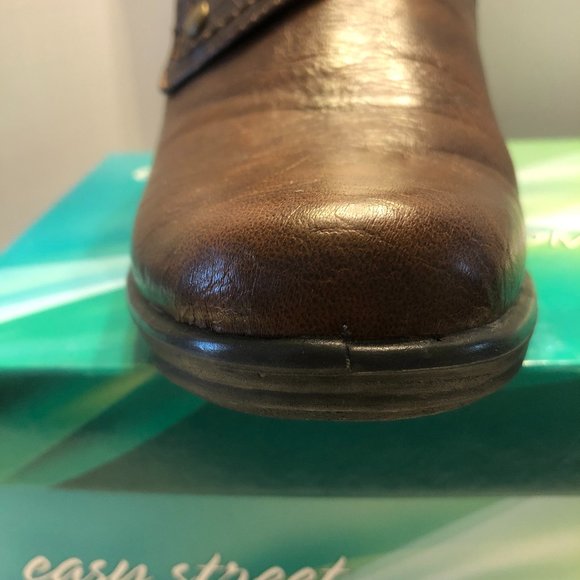 Easy Street  Tan/Brown Croc Clogs/Ankle Bootie - Picture 7 of 13